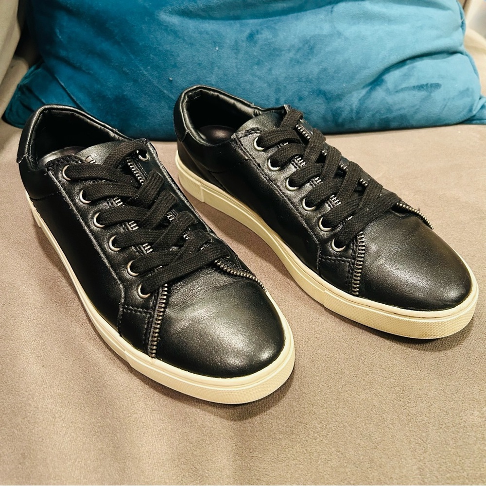 Frye & Co. Sindy Low Leather Moto Sneakers Size 8